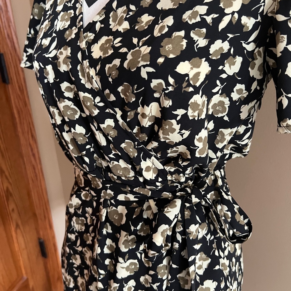 Floral glitter sleeve dress w side tie Sz S